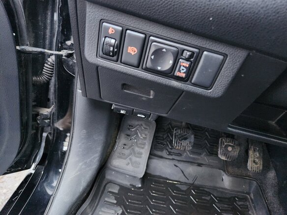 2011 Nissan Tiida I Рестайлинг, чёрный, 660000 рублей - вид 11