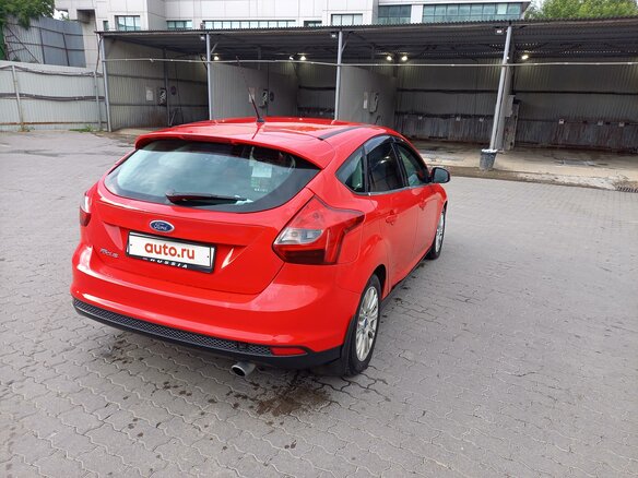 2011 Ford Focus III, красный, 640000 рублей - вид 3
