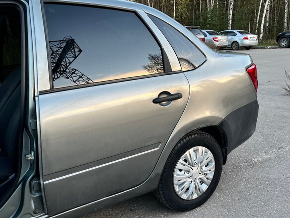 2013 Lada (ВАЗ) Granta I, серебристый, 300000 рублей - вид 6