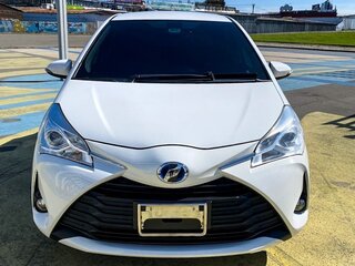 2017 Toyota Vitz III (XP130) Рестайлинг 2, белый, 1275000 рублей, вид 1