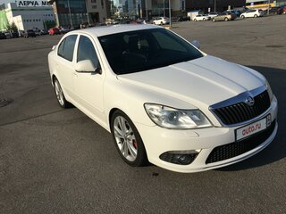 2010 Skoda Octavia RS II Рестайлинг, белый, 1500000 рублей, вид 2