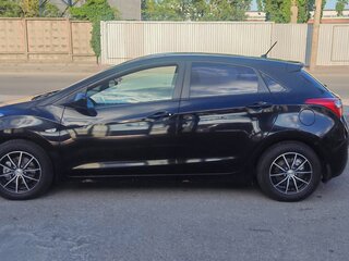 2013 Hyundai i30 II, чёрный, 930000 рублей, вид 4