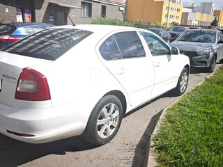 2012 Skoda Octavia II (A5) Рестайлинг, белый, 740000 рублей, вид 5