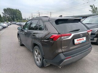 2020 Toyota RAV4 V (XA50), коричневый, 3025000 рублей, вид 3