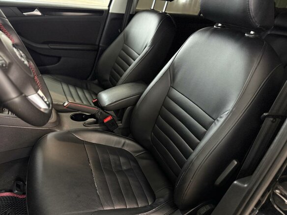 2013 Volkswagen Jetta VI, чёрный, 700000 рублей - вид 3