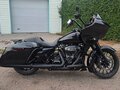 2018 Harley-Davidson Road Glide, чёрный, 1605846 рублей - вид 2