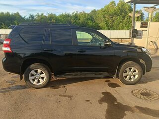 2016 Toyota Land Cruiser Prado 6-speed 150 Series Рестайлинг 1, чёрный, 3320000 рублей, вид 2