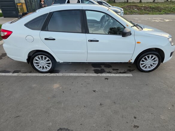 2014 Lada (ВАЗ) Granta I, белый, 313000 рублей - вид 6