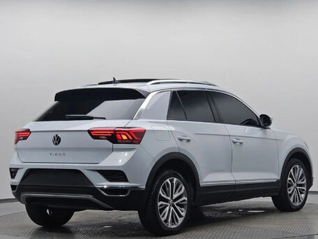 2021 Volkswagen T-Roc I, серебристый, 2190000 рублей, вид 3