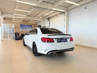 2013 Mercedes-Benz E-Класс 200 IV (W212, S212, C207) Рестайлинг, белый, 2399900 рублей, вид 4