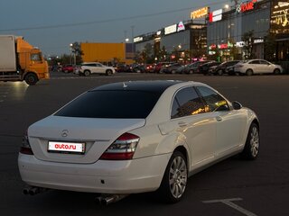 2006 Mercedes-Benz S-Класс 500 V (W221), белый, 625000 рублей, вид 4