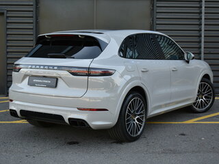 2021 Porsche Cayenne III, серый, 7350000 рублей, вид 3