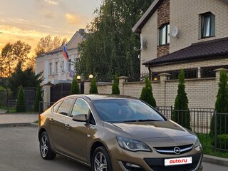 2013 Opel Astra J Рестайлинг, бежевый, 530000 рублей, вид 1