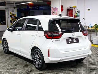 2022 Honda Fit Crosstar IV Рестайлинг, белый, 1110000 рублей, вид 4