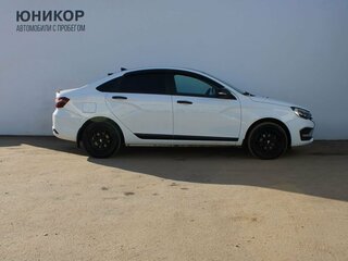 2024 Lada (ВАЗ) Vesta I Рестайлинг (NG), белый, 919000 рублей, вид 4