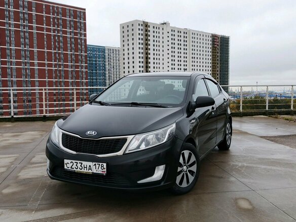 2015 Kia Rio 6-speed III, чёрный, 840000 рублей