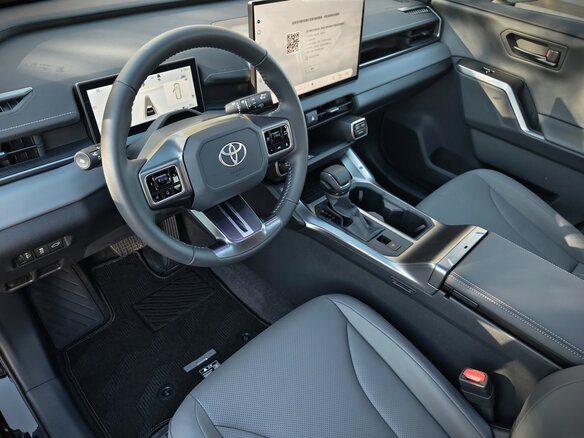 2026 Toyota RAV4 VI (XA60), чёрный - вид 14