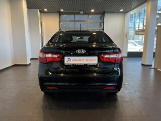 2013 Kia Rio III, чёрный, 720000 рублей, вид 4