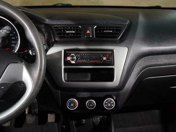 2017 Kia Rio III Рестайлинг, белый, 968000 рублей - вид 16