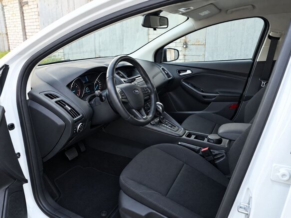 2018 Ford Focus III Рестайлинг, белый, 1250000 рублей - вид 3