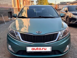 2013 Kia Rio 5-speed III, зелёный, 700000 рублей, вид 2