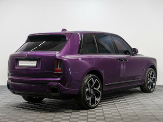2025 Rolls-Royce Cullinan Black Badge I Рестайлинг (Series II), фиолетовый, 55790000 рублей, вид 2