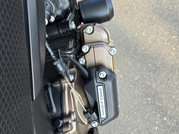 2025 Honda CB 650R, серый, 1600000 рублей - вид 13