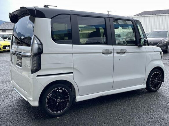 2023 Honda N-BOX II Рестайлинг, белый, 654777 рублей - вид 4