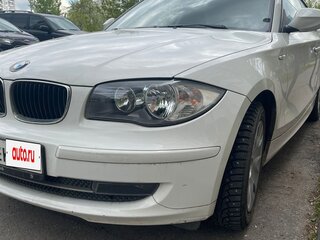2010 BMW 1 серии 116i I (E81/E82/E87/E88) Рестайлинг, белый, 1350000 рублей, вид 3