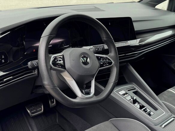 2023 Volkswagen Golf VIII, серый, 2130000 рублей - вид 5
