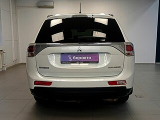 2013 Mitsubishi Outlander III, белый, 1150000 рублей, вид 5