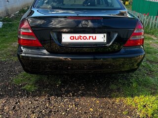 2003 Mercedes-Benz E-Класс 220 III (W211, S211), чёрный, 600000 рублей, вид 3