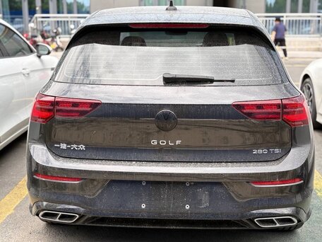 2023 Volkswagen Golf VIII, серый, 2500000 рублей, вид 4