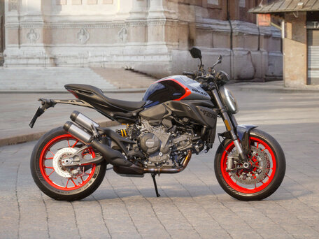 2026 Ducati Monster, серый, 1835000 рублей, вид 1