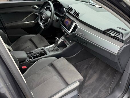 2023 Audi Q3 35 TFSI II (F3), серый, 2600000 рублей, вид 4