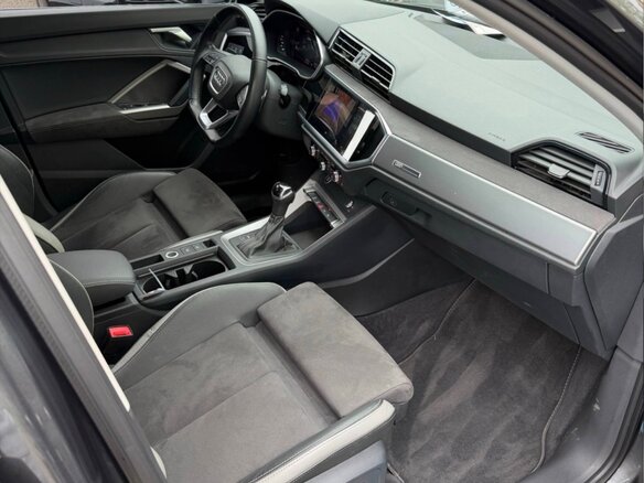 2023 Audi Q3 35 TFSI II (F3), серый, 2600000 рублей - вид 3