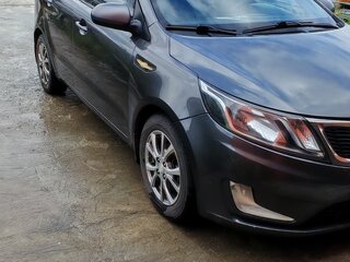 2012 Kia Rio 4-speed III, серый, 700000 рублей, вид 5