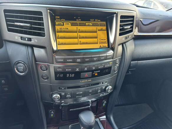 2011 Lexus LX 570 III, серебристый, 2970000 рублей - вид 19