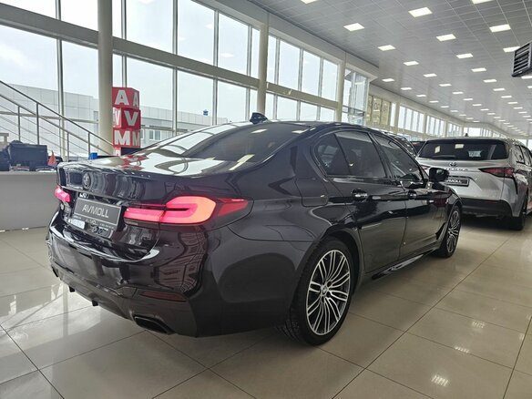 2018 BMW 5 серии 520d xDrive VII (G30/G31/G38), чёрный, 3589000 рублей - вид 8