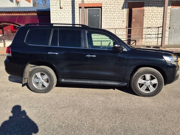 2016 Toyota Land Cruiser 200 Series Рестайлинг 2, чёрный, 5750000 рублей - вид 6