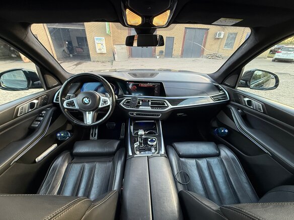2021 BMW X7 40d I (G07), чёрный, 7350000 рублей - вид 5