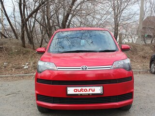 2016 Toyota Spade, красный, 850000 рублей, вид 2