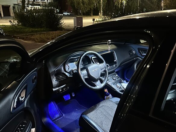 2015 Chrysler 200 II, серый, 1350000 рублей - вид 23