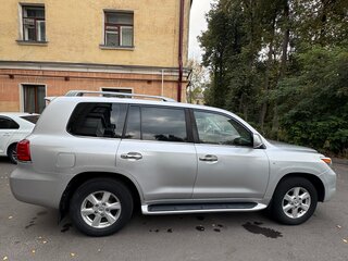 2011 Lexus LX 570 III, серебристый, 3600000 рублей, вид 2