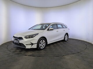 2021 Kia Ceed III Рестайлинг, белый, 2100000 рублей, вид 1