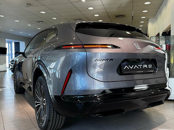 2026 Avatr 07, серый, 7000000 рублей - вид 3