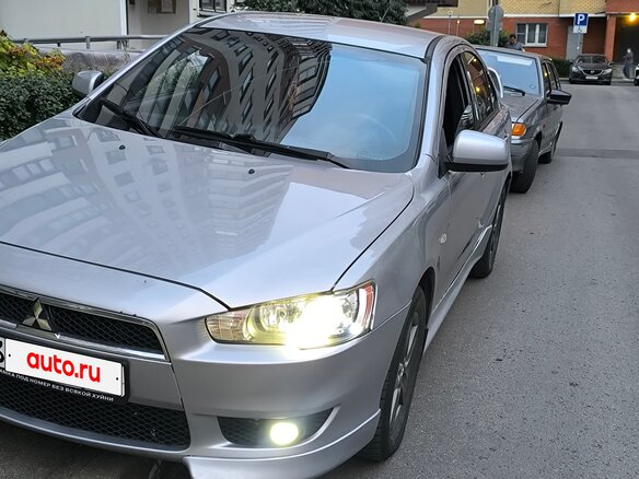 2007 Mitsubishi Lancer X, серебристый - вид 1