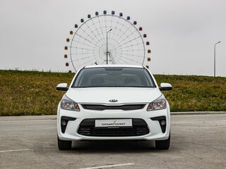 2019 Kia Rio IV, белый, 1550000 рублей, вид 3