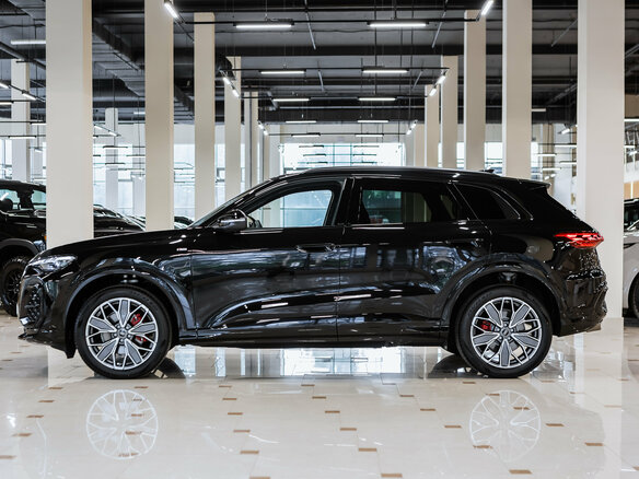 2026 Audi Q5 L III (GU), чёрный, 6375000 рублей - вид 3