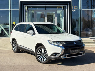 2021 Mitsubishi Outlander III Рестайлинг 3, белый, 2225000 рублей, вид 3